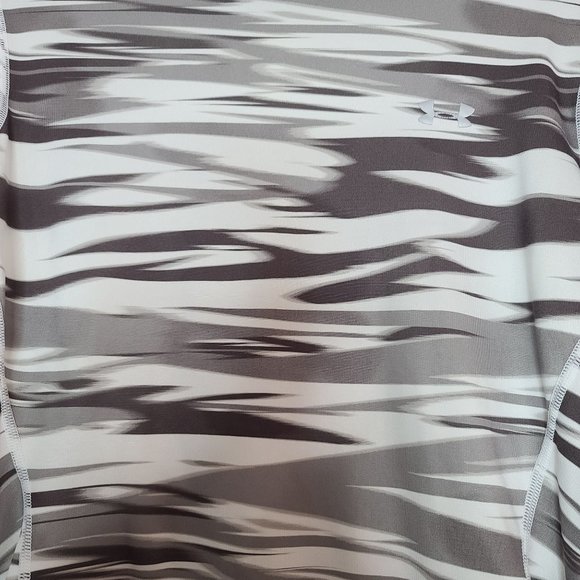 Under Amour ColdGear Fitted Printed Turtleneck Gray and White Size Medium - Picture 10 of 12